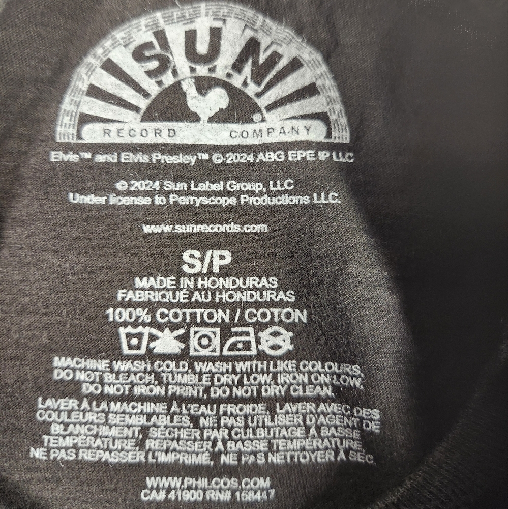 NWOT Men's Elvis Good Rockin' Tonight   Distressed T-shirt - Picture 3 of 4